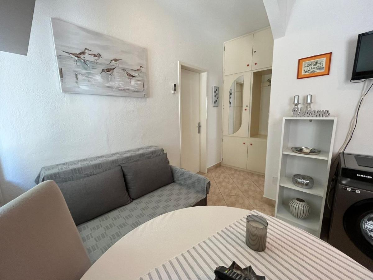 Apartment Merlin Bol Exterior photo