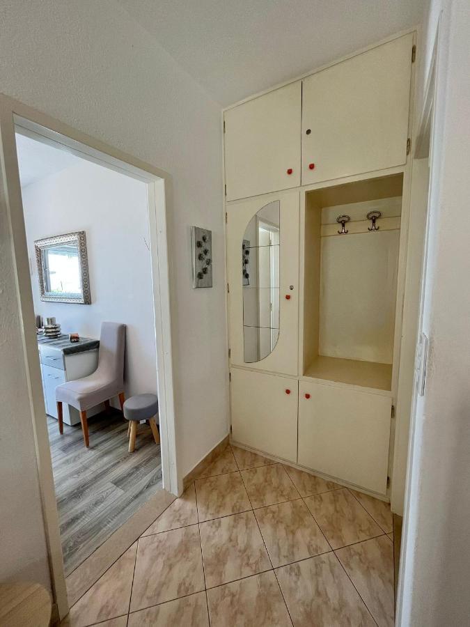 Apartment Merlin Bol Exterior photo